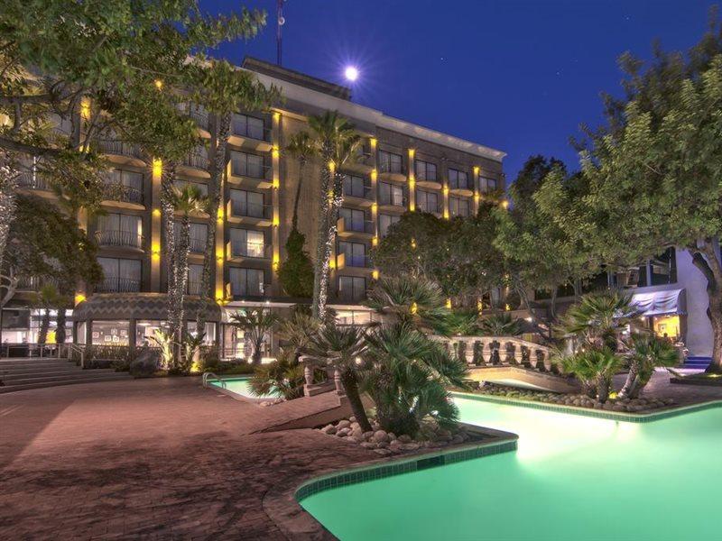 Hotel Lucerna Tijuana Buitenkant foto