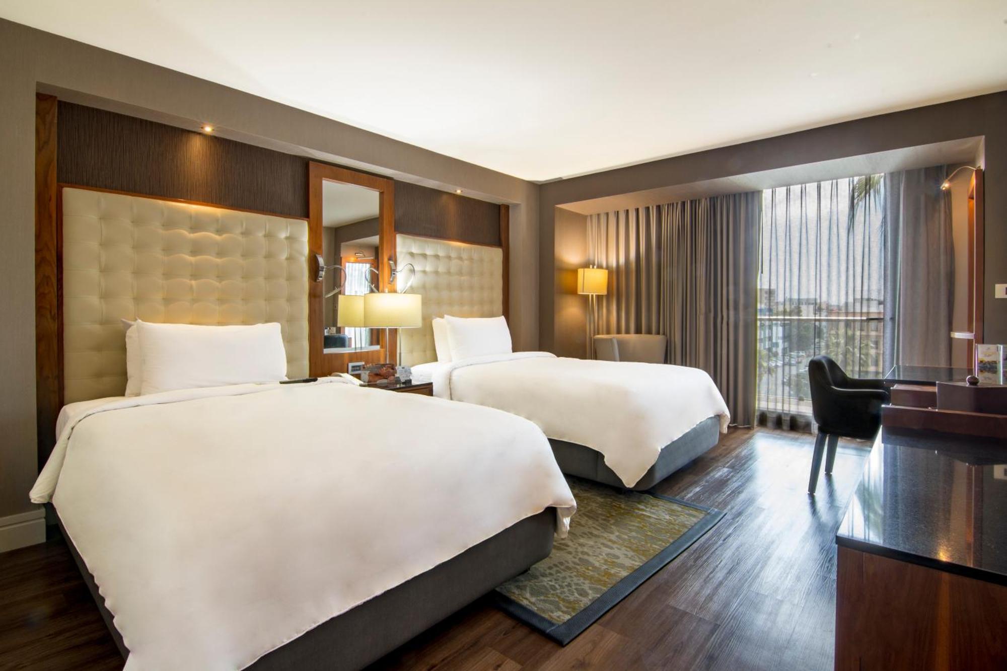 Hotel Lucerna Tijuana Buitenkant foto