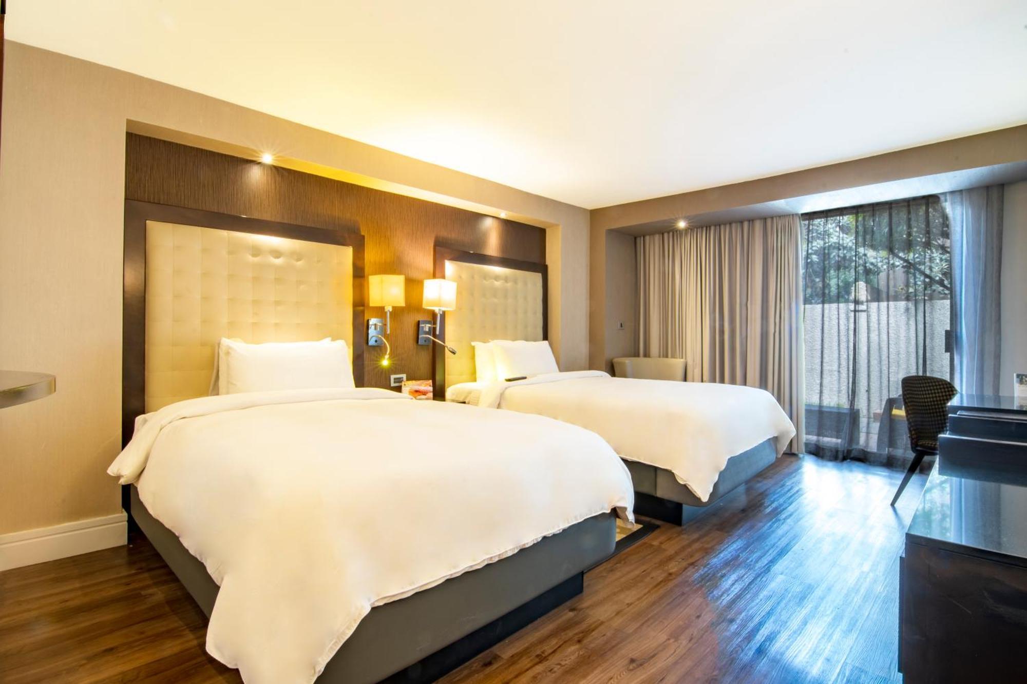 Hotel Lucerna Tijuana Buitenkant foto