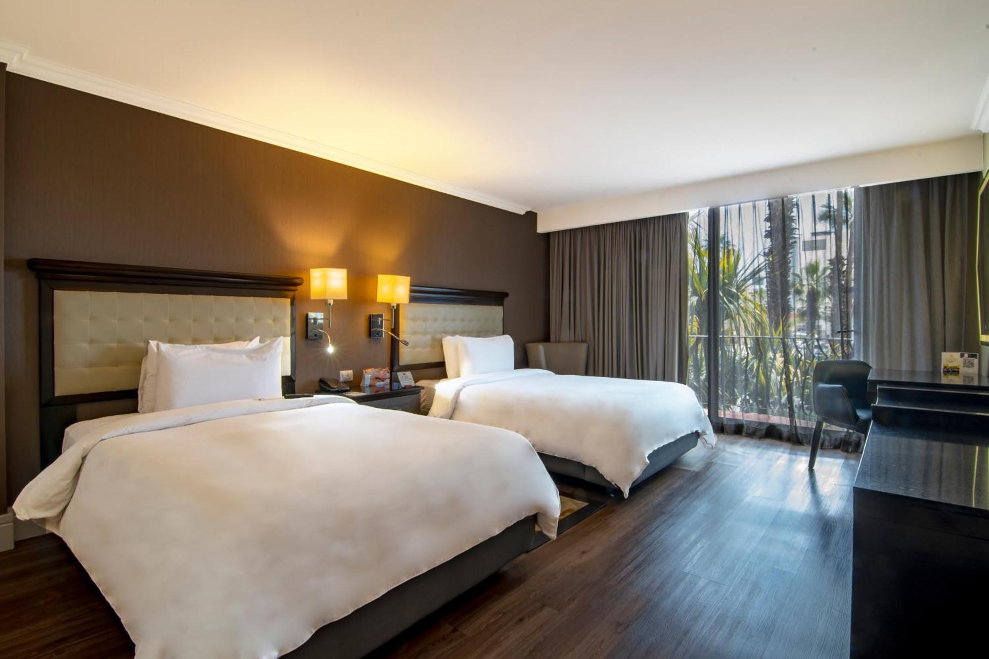Hotel Lucerna Tijuana Buitenkant foto