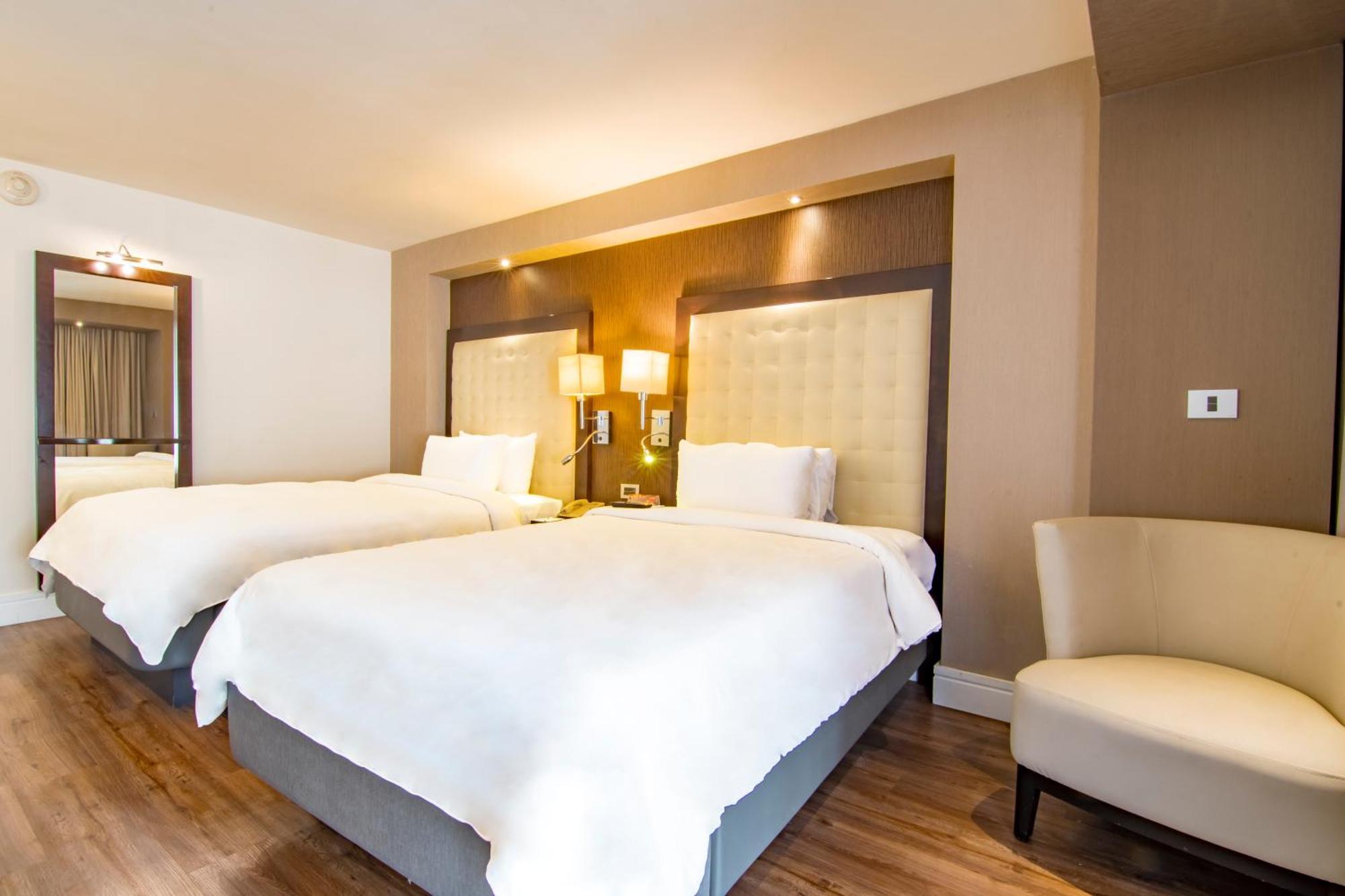 Hotel Lucerna Tijuana Buitenkant foto