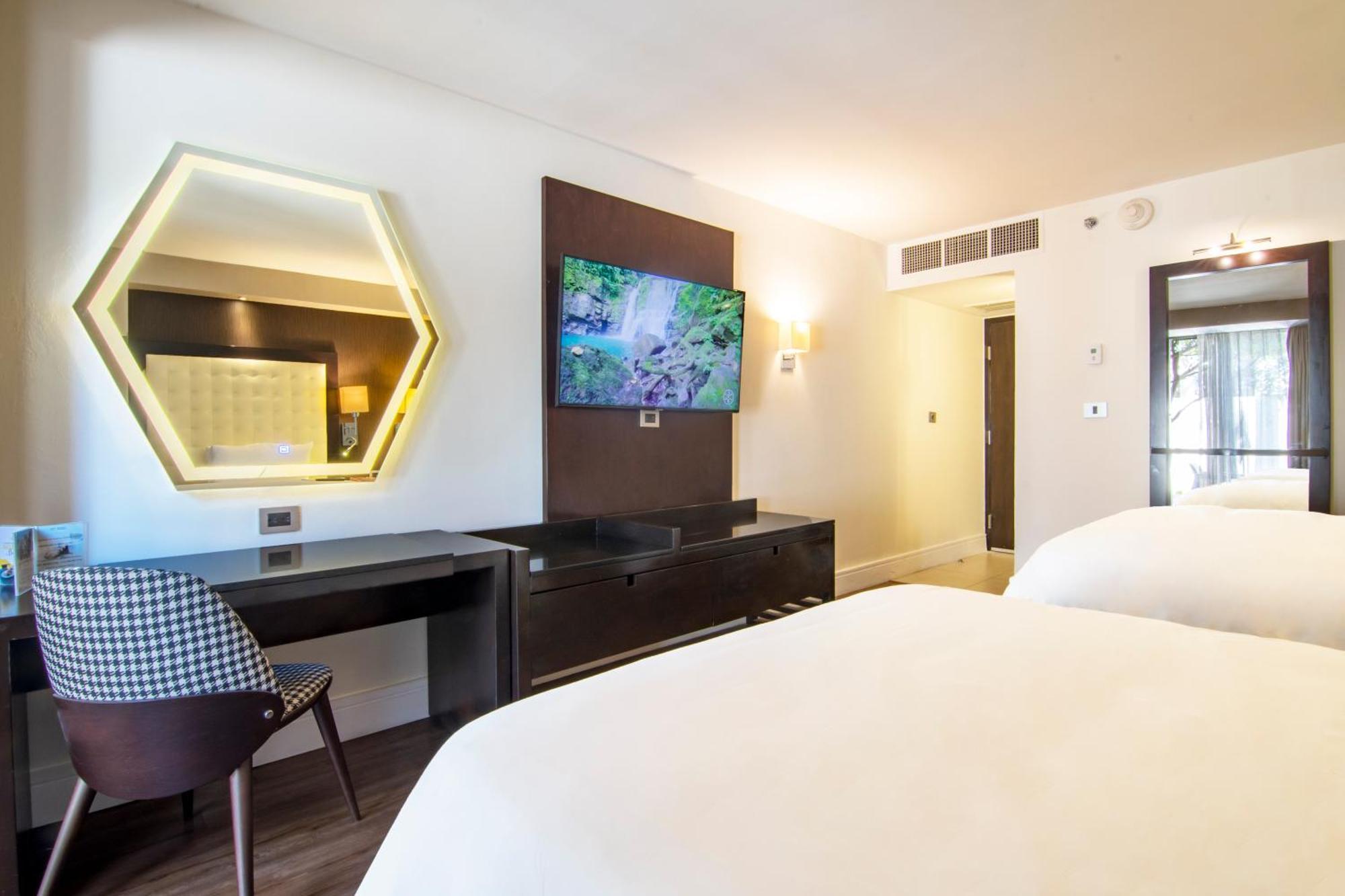Hotel Lucerna Tijuana Buitenkant foto