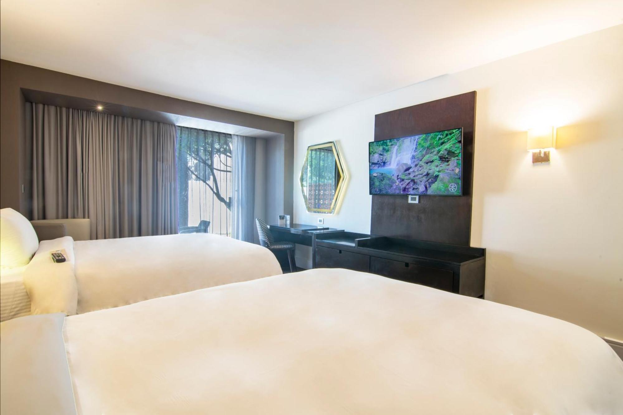 Hotel Lucerna Tijuana Buitenkant foto