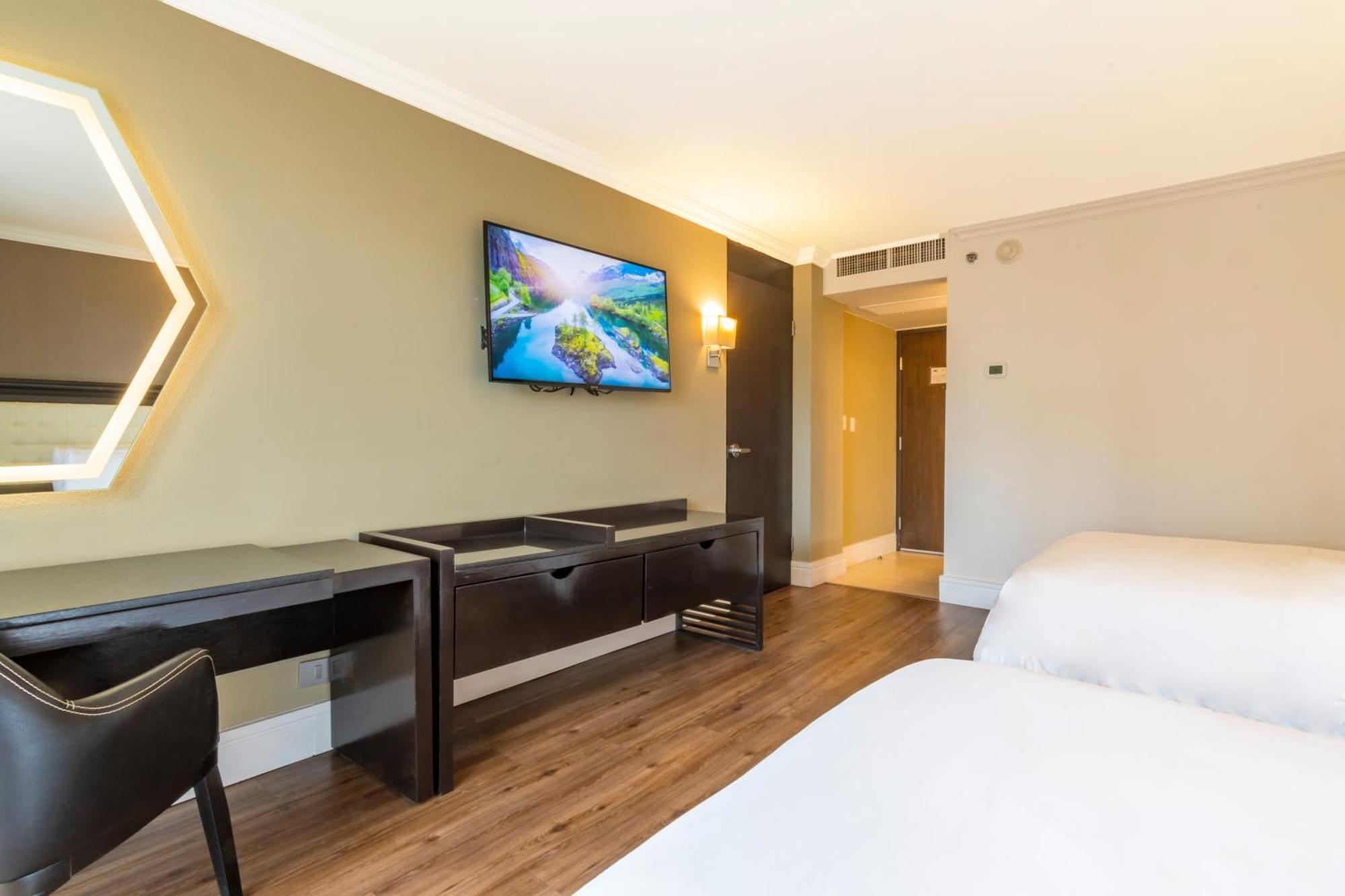 Hotel Lucerna Tijuana Buitenkant foto