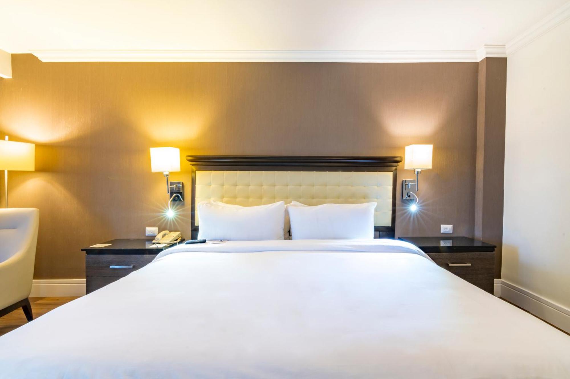 Hotel Lucerna Tijuana Buitenkant foto