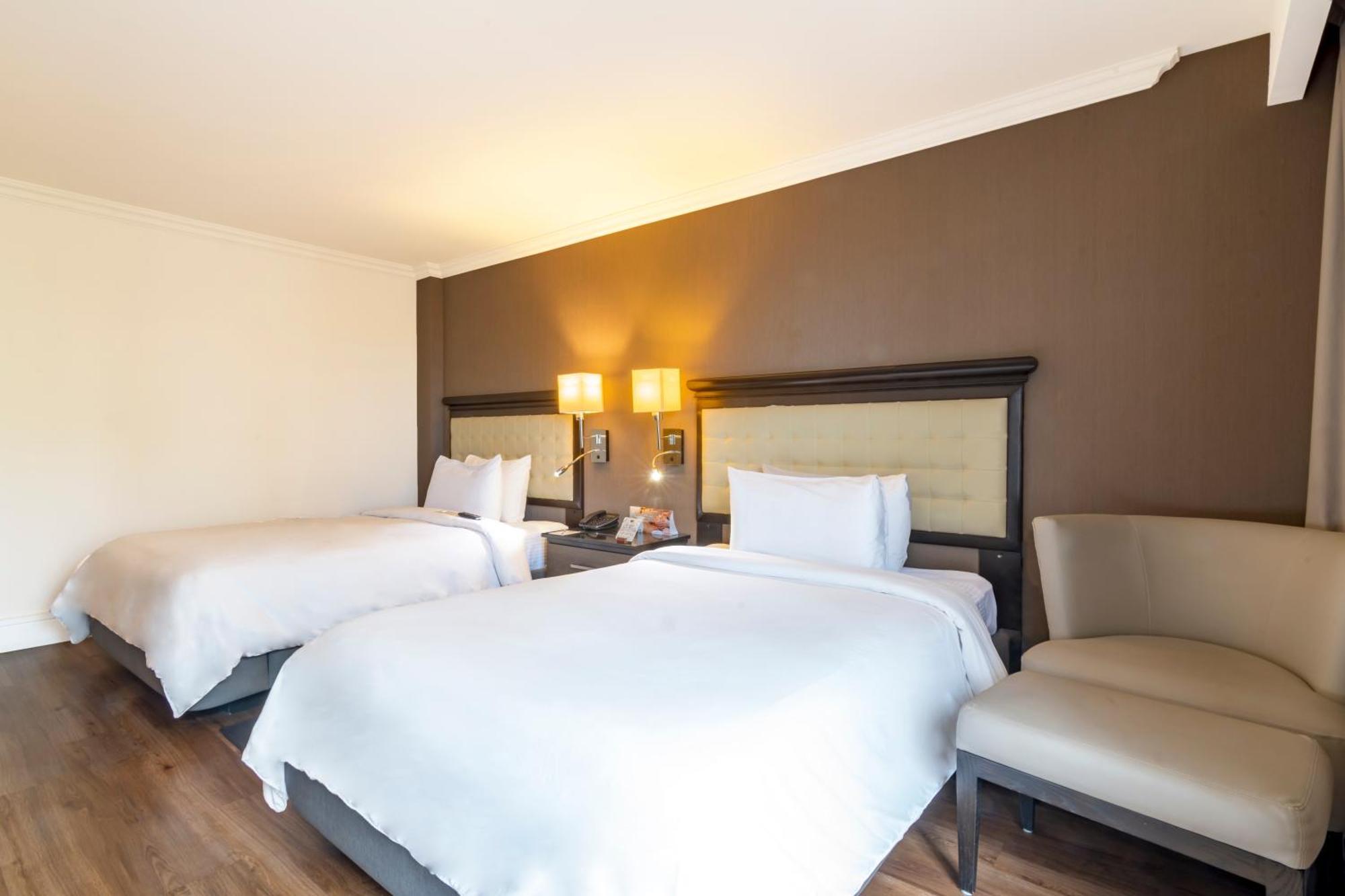 Hotel Lucerna Tijuana Buitenkant foto