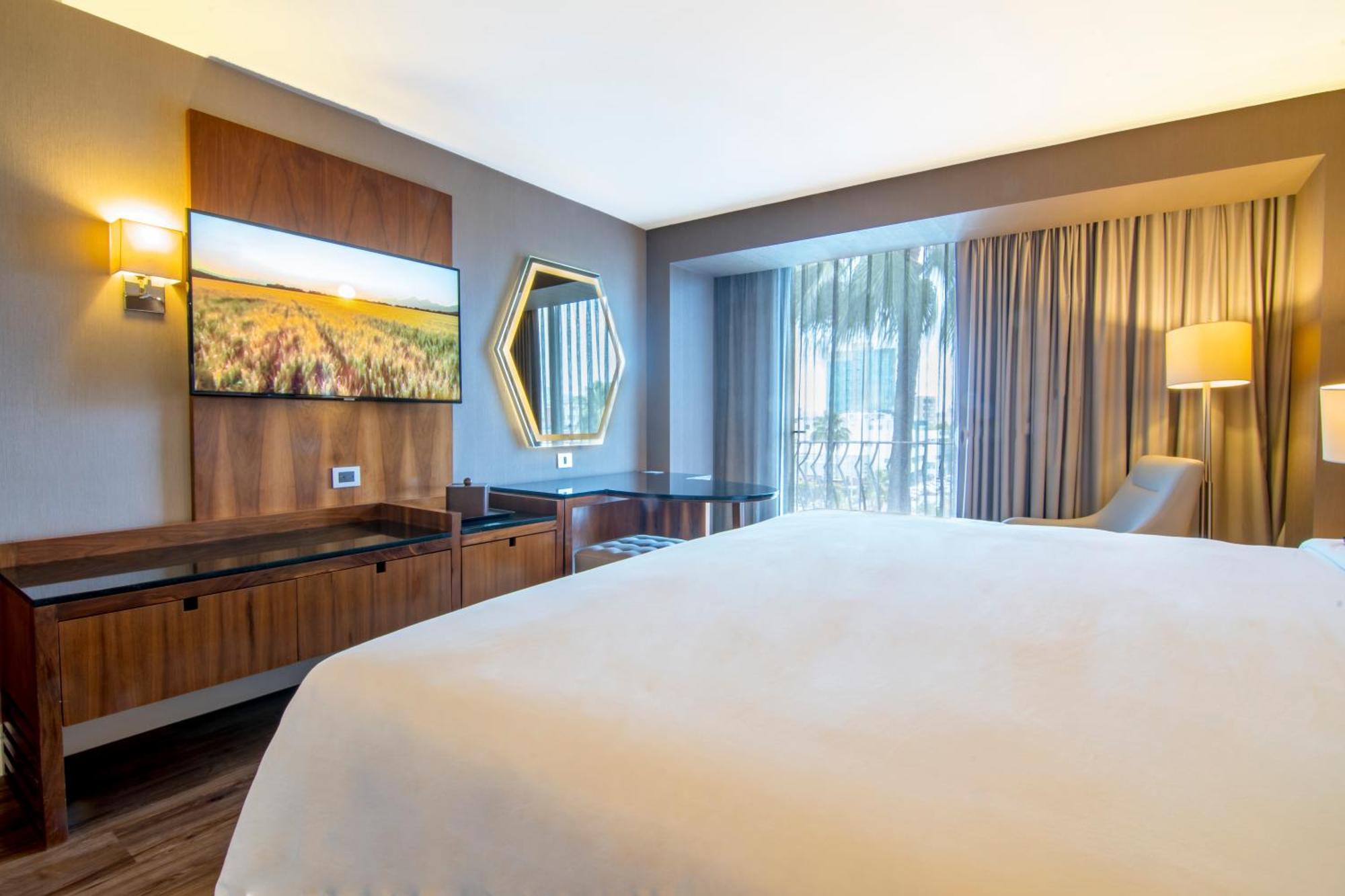 Hotel Lucerna Tijuana Buitenkant foto